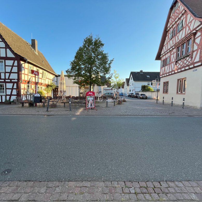 Blick auf Ärztehaus mit Bäckerei_Foto ProjektStadt (2)